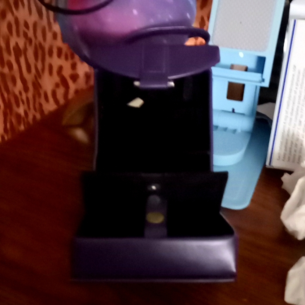 Box jewelry holder